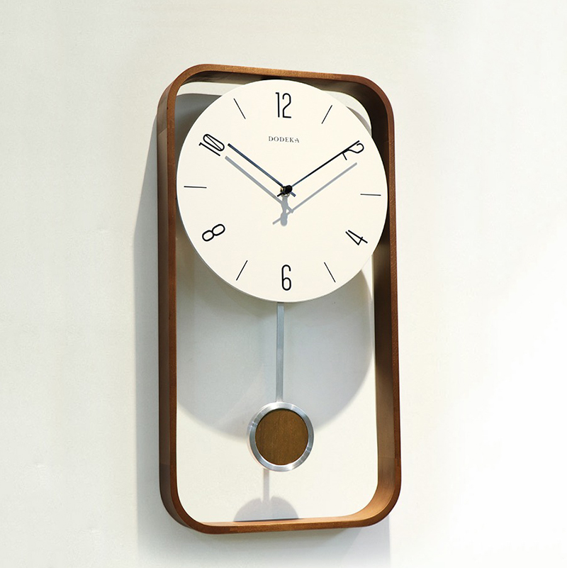 Japanese Luxury Lifestyle - Horloges murales vintage en bois, salon